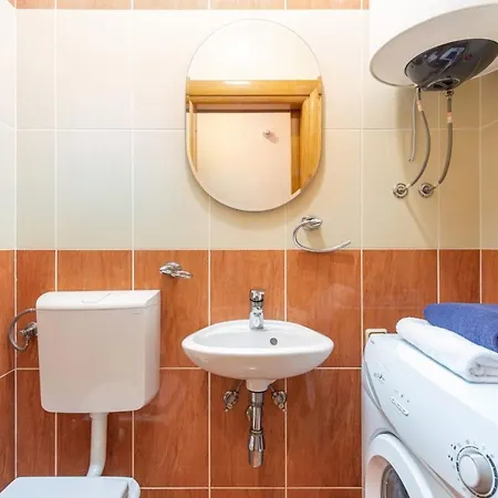 Apartamento Mit Terrasse Und Meerblick By Interhome