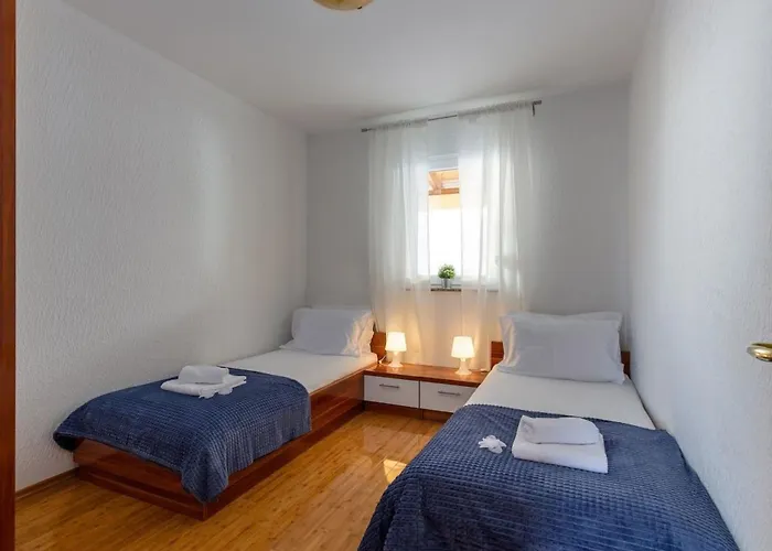 Mit Terrasse Und Meerblick By Interhome Apartamento