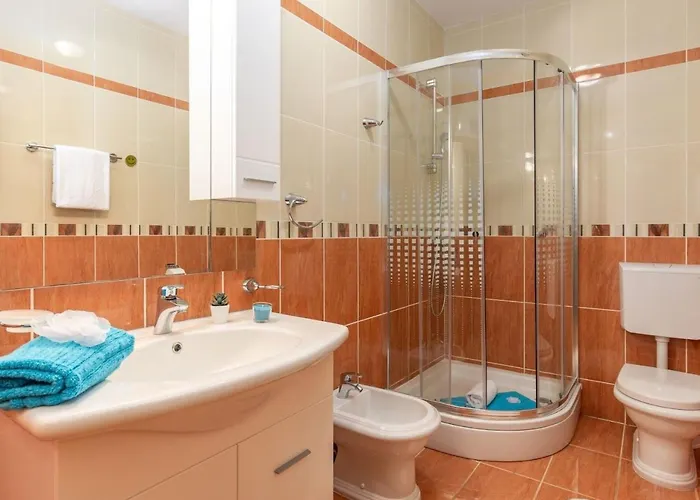 Mit Terrasse Und Meerblick By Interhome Apartamento Dramalj